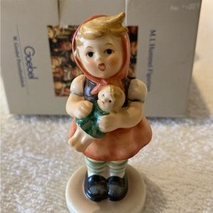 NWOT Hummel figurine, the love lives on